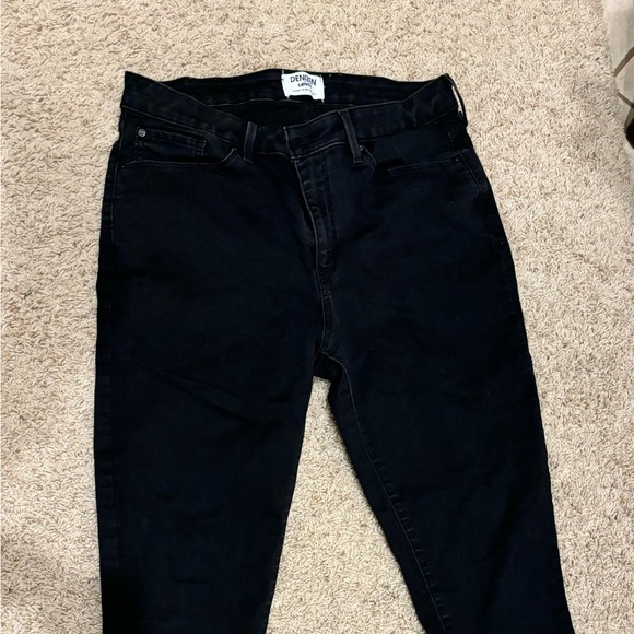 Denizen Levi’s skinny black jeans. - Picture 1 of 4